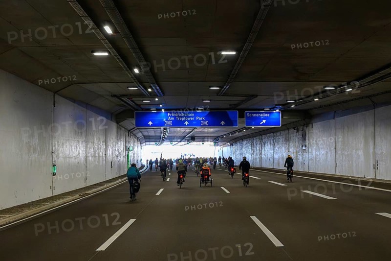 Bicycle demo on the recently inaugurated 16th construction phase of the A100, in the tunnel, Berlin, 18.10.2025