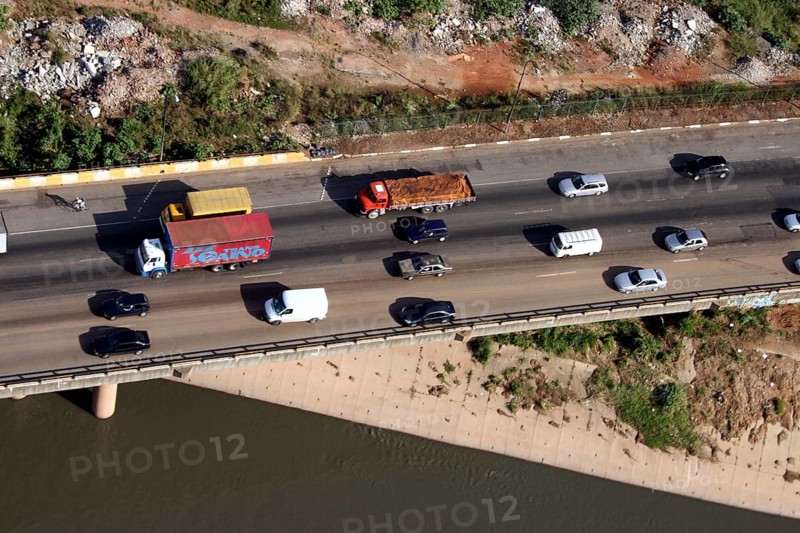 MARGINAL RIO TIETE - SP JUNHO DE 2005 FOTO MARCOS HIRAKAWA KEYSTONE