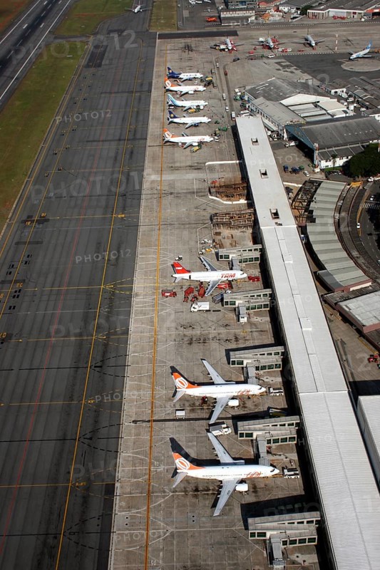 AEROPORTO DE CONGONHAS - SP JUNHO DE 2005 FOTO MARCOS HIRAKAWA KEYSTONE