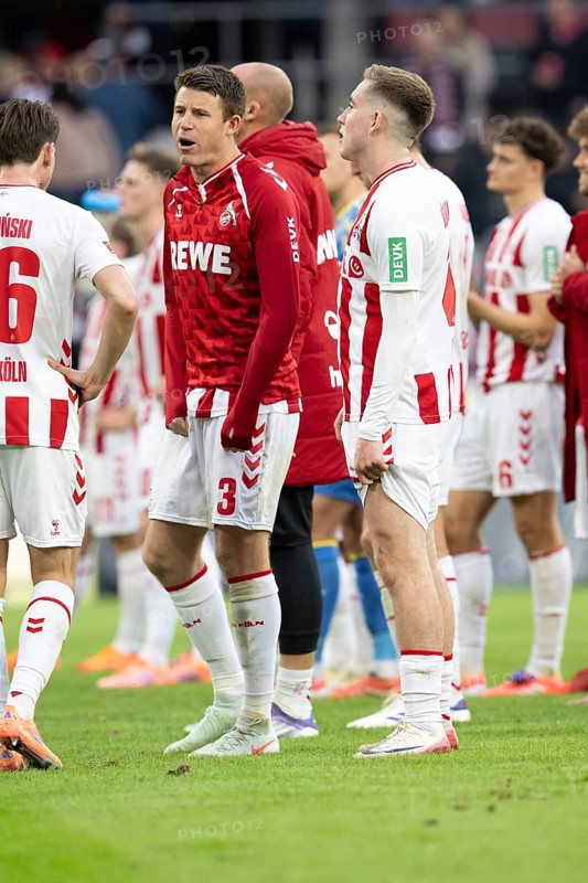 Dominique Heintz (1.FC Cologne, defense, #3), COLOGNE, Germany - OCTOBER 18: During the Bundesliga match between FC Cologne vs. FC Augsburg at Rheinenergie-Stadion on matchday 8 of the 1st Bundesliga on October 18, 2025 in Cologne, Germany. DFL REGULATIONS PROHIBIT ANY USE OF PHOTOGRAPHS AS IMAGE SEQUENCES AND/OR QUASI-VIDEO, Rheinenergie-Stadion, Cologne, North Rhine-Westphalia, Germany
