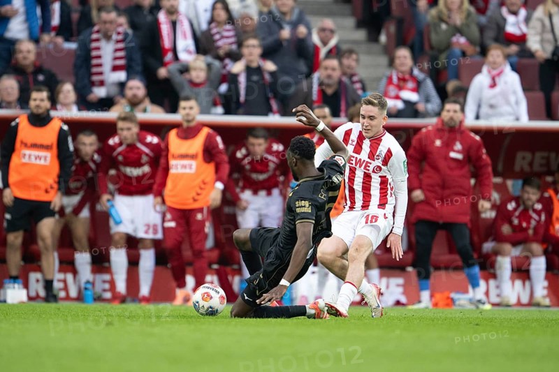 Chrislain Matsima (FC Augsburg, defense, #5), +au18+, COLOGNE, Germany - OCTOBER 18: During the Bundesliga match between FC Cologne vs. FC Augsburg at Rheinenergie-Stadion on matchday 8 of the 1. Bundesliga on October 18, 2025 in Cologne, Germany. DFL REGULATIONS PROHIBIT ANY USE OF PHOTOGRAPHS AS IMAGE SEQUENCES AND/OR QUASI-VIDEO, Rheinenergie-Stadion, Cologne, North Rhine-Westphalia, Germany
