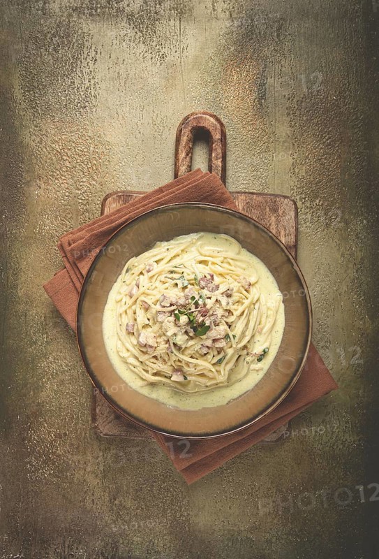 Spaghetti carbonara, spaghetti in cream sauce, with pancetta, homemade, no people