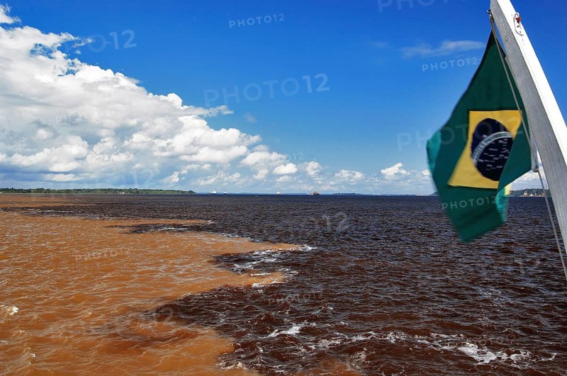 Encontro das águas, Rio Negro e Solimões, Manaus, Amazonas, Brazil