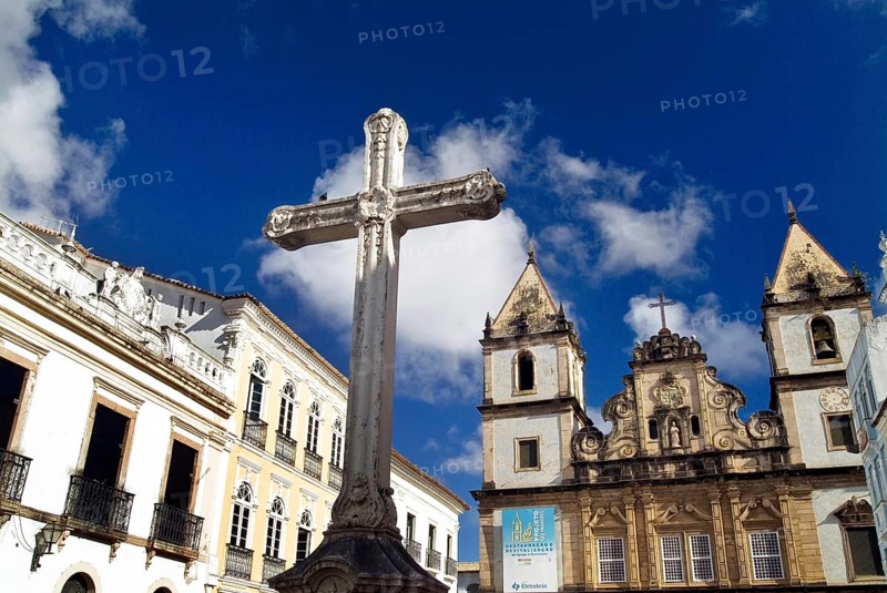 Cross, José Anchieta Square, Pelourinho, São Francisco Church, Salvador, Bahia, Brazil