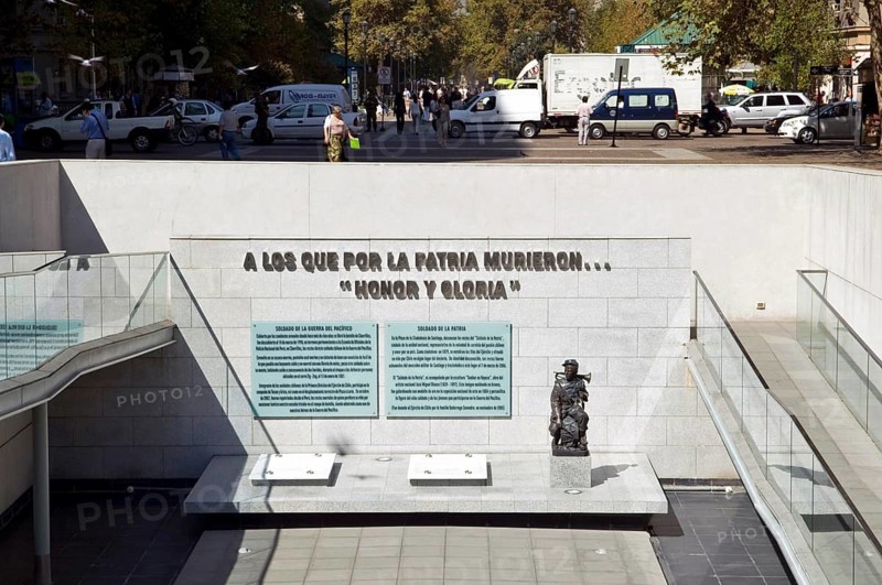 Mausoléu de Bernardo O'Higgins, Los Libertadores Square, Santiago, Chile