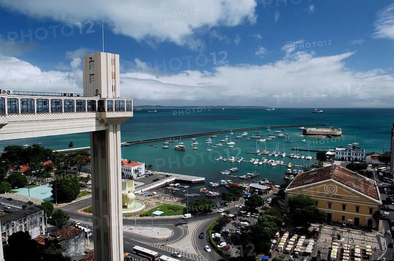 Elevador Lacerda e Baia de Todos os Santos, Salvador, Bahia, Brazil