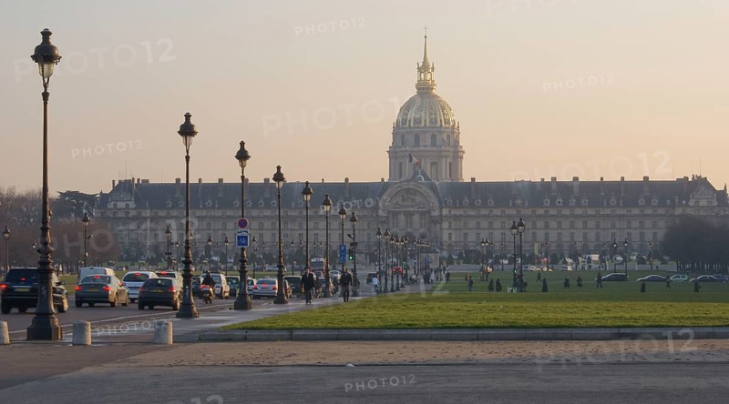 Place des Invalides, 8° arrondissement, Ile-de-France, Paris, France