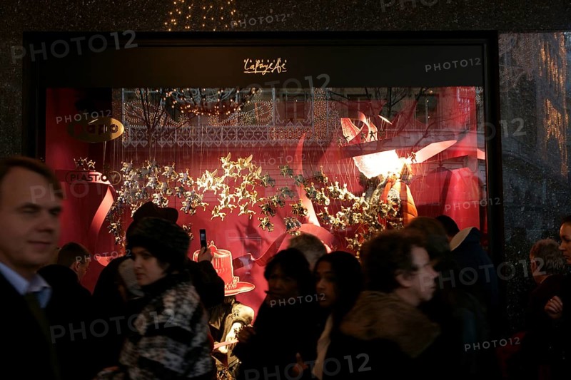 People, Galeries Lafayette Haussmann, Boulevard Haussmann - 75008, (75), Paris, France