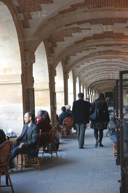 Corridor, Trade, Place des Vosges, 4ème arrondissement, (75004), Paris, France