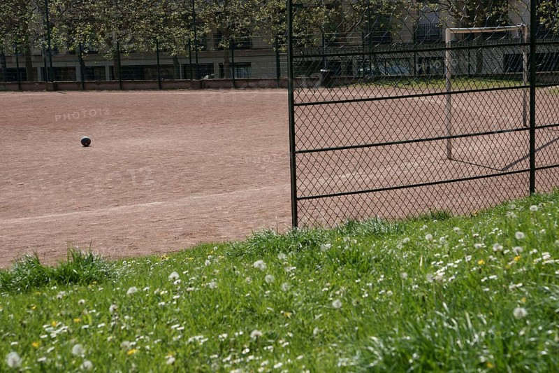 Field, Ball, Parc des Glacières, Bolougne-Billancourt, Hauts-de-Seine (92), Ile de France, France
