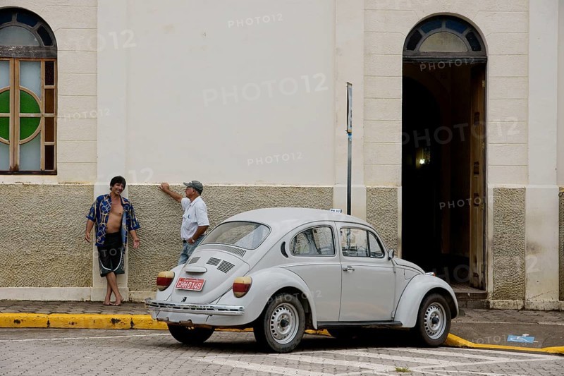Volkswagen bug, Door, 29/12/2009, São Luís do Paraitinga, São Paulo, Brazil