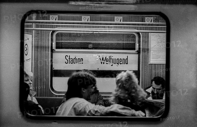 Germany, Berlin, 12.12.1991, underground station Stadion der Weltjugend, underground train, window, renamed Schwarzkopfstraße/Deutschland, Berlin, 12.12.1991, U-Bahnhof Stadion der Weltjugend, U-Bahnzug, Fenster, umbenannt in Schwarzkopfstraße ...