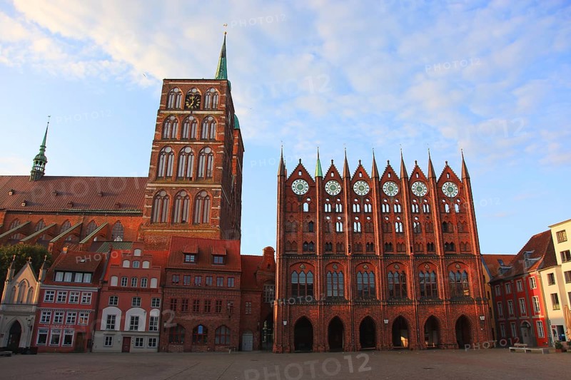 St. Nicholas Church and Town Hall in the Old Town, Stralsund, Hanseatic City of Stralsund, Vorpommern-Rügen District, Mecklenburg-Western Pomerania, Germany