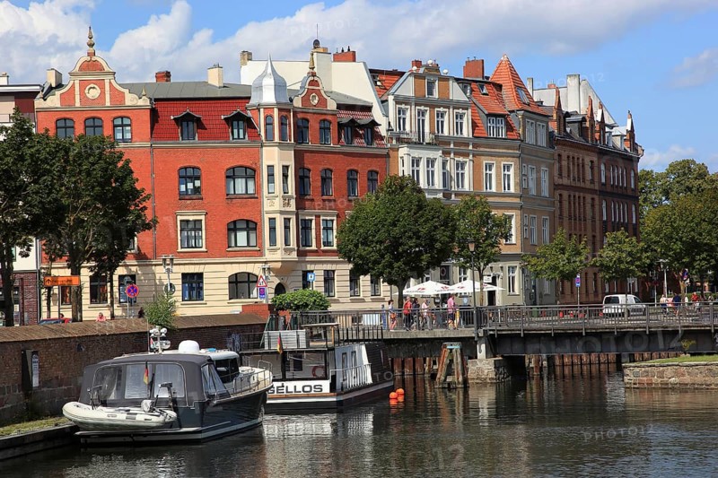 Seestraße am Querkanal, which connects Knieperteich with the harbour, Stralsund, Vorpommern-Rügen district, Mecklenburg-Western Pomerania, Germany