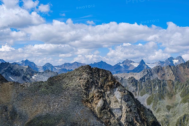 View from the summit of the Gaislachkogel of the Äußere Schwarze Schneid and the picturesque surroundings of the Ötztal Alps, Sölden, Ötztal, Tyrol, Austria