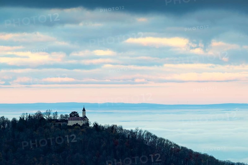 Inversion weather, fog, sunrise, autumn, view from Breitenstein to Teck Castle, Ochsenwang, Swabian Jura, Baden-Württemberg, Germany