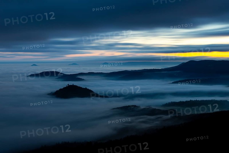 Inversion weather, fog, dawn, autumn, view from Breitenstein to Limburg, Ochsenwang, Swabian Jura, Baden-Württemberg, Germany