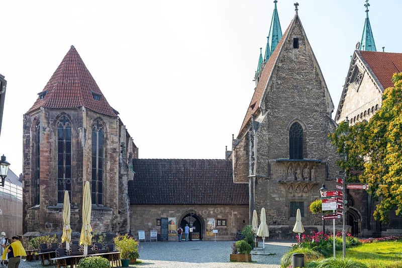 St. Mary's Church, Cloister and Epiphany Chapel with entrance to Naumburg Cathedral (Saale), Saxony-Anhalt, Germany