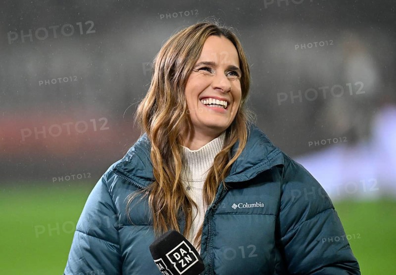DAZN presenter reporter Christina Rann smiles microphone Mikro MHPArena, MHP Arena Stuttgart, Baden-Württemberg, Germany
