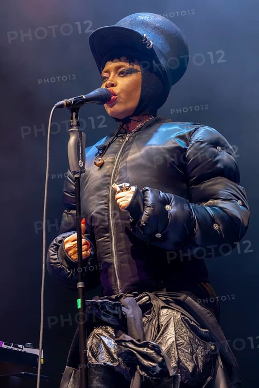 Erykah Badu, singer, USA, soul, hip-hop, R&B, The Return Of Automatic Slim World Tour 2025, live at the Uber Eats Music Hall, Berlin, 04.11.2025 < english> Erykah Badu, singer, hip-hop, live at the Uber Eats Music Hall, November 4th, 2025