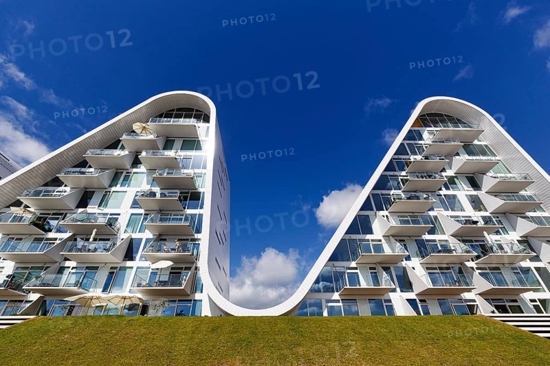 Wave-shaped residential complex Bølgen, Die Welle, architect Henning Larsen, modern architecture, Vejle Fjord, Jutland, Denmark