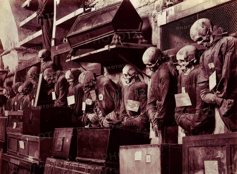 Capuchin Crypt, Le Catacombe dei Cappuccini, extensive crypt complex under the Capuchin monastery in Palermo and, with its natural mummies, one of the most famous burial sites in the world, Sicily, Italy, illustration, reproduction from a model from the 19th century. Authentic, file restored for optimal use, exact date of submission unknown, historical
