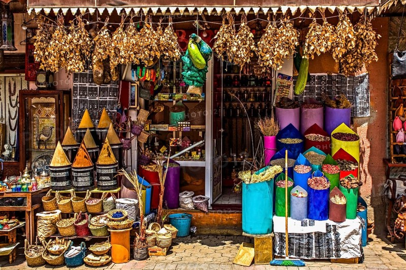161/Moroccan pharmacy with medicinal herbs