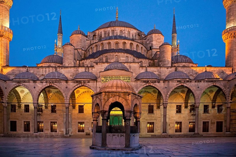 161/Blue mosque at night