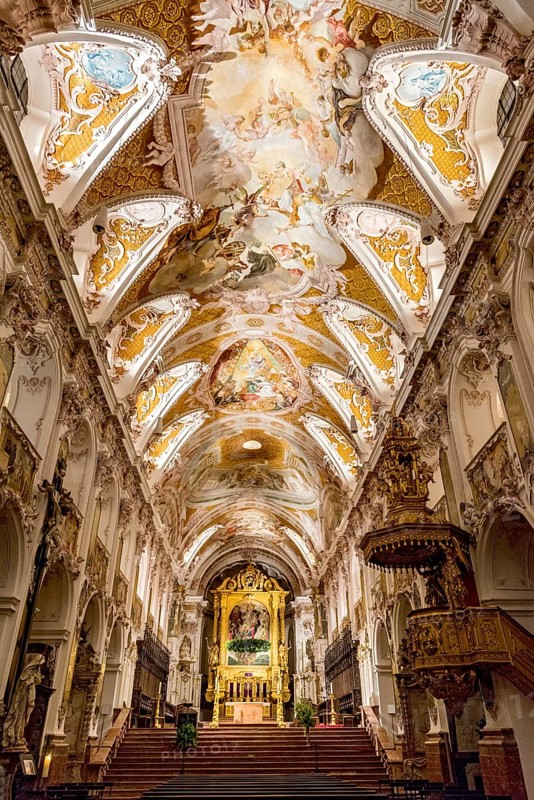 Main altar, pulpit and ceiling frescoes illuminated during Advent, central nave, rococo interior by the Asam brothers, Freising Cathedral of St. Maria and St. Korbinian, Freising, Upper Bavaria, Bavaria, Germany