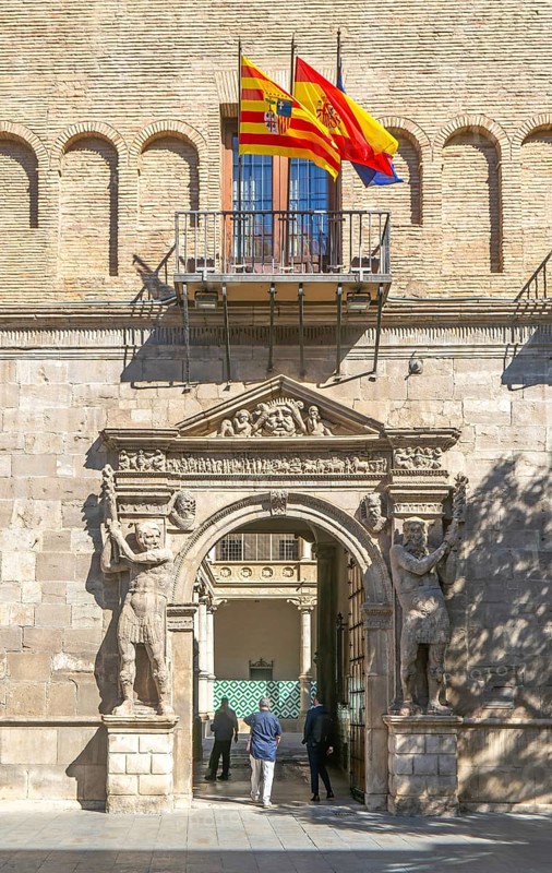 Entrance doorway Palacio de los Condes de Morata o de Luna, Zaragoza, Aragon, Spain, Europe now justice department courts