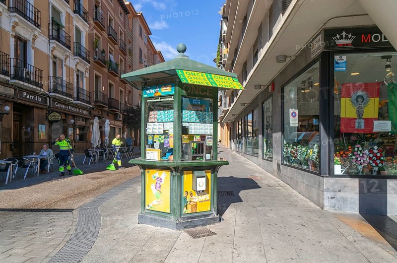 Historic street lONCE lottery kiosk, Calle de los Predicadores, Zaragoza, Aragon, Spain