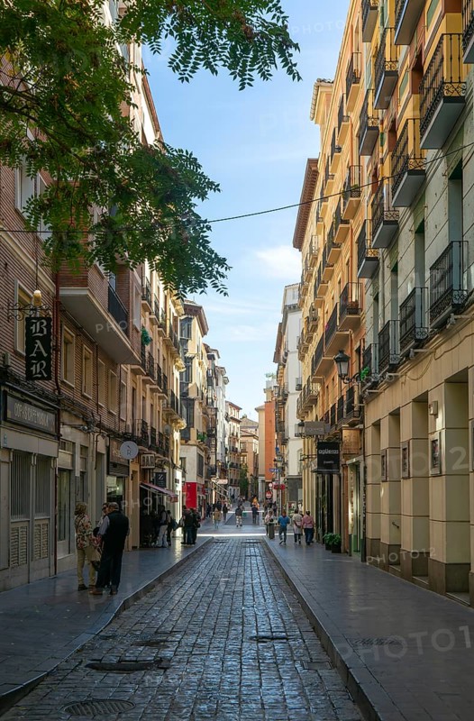 Narrow street in historic old town area, city centre of Zaragoza, Aragon, Spain, Europe - Calle de la Torre Nueva