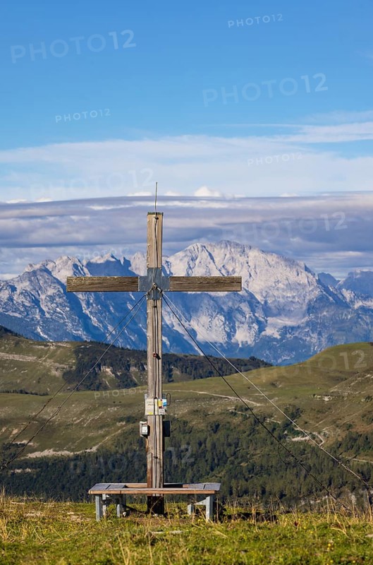 Summit Cross, Hoher Zinken, Postalm, Osterhorn Group, Salzkammergut, Province of Salzburg, Austria