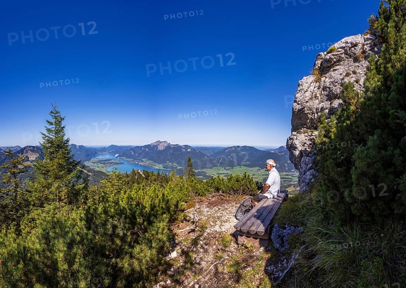Hikers on the way to Rettenkogel, Postalm, Osterhorn Group, Salzkammergut, Province of Salzburg, Austria