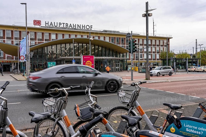 Bochum Central Station, Station Hall, Station Foreground, Bicycle Parking, Nextbike Station, Metropolradruhr, North Rhine-Westphalia, Germany