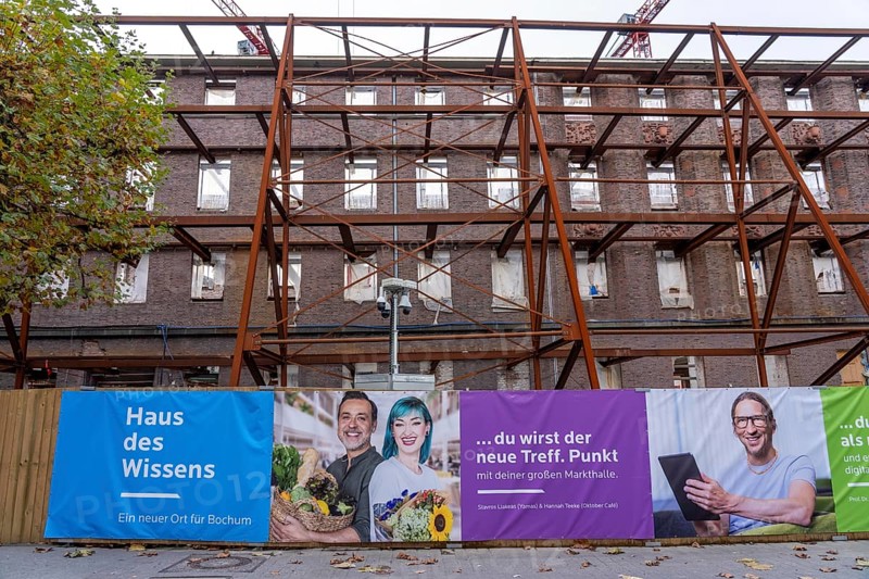 Construction site of the House of Knowledge project, in Bochum, a brick building orphaned for many years will be rebuilt, will then house the VHS, public library and UniverCity as well as a market hall, Bochum North Rhine-Westphalia, Germany