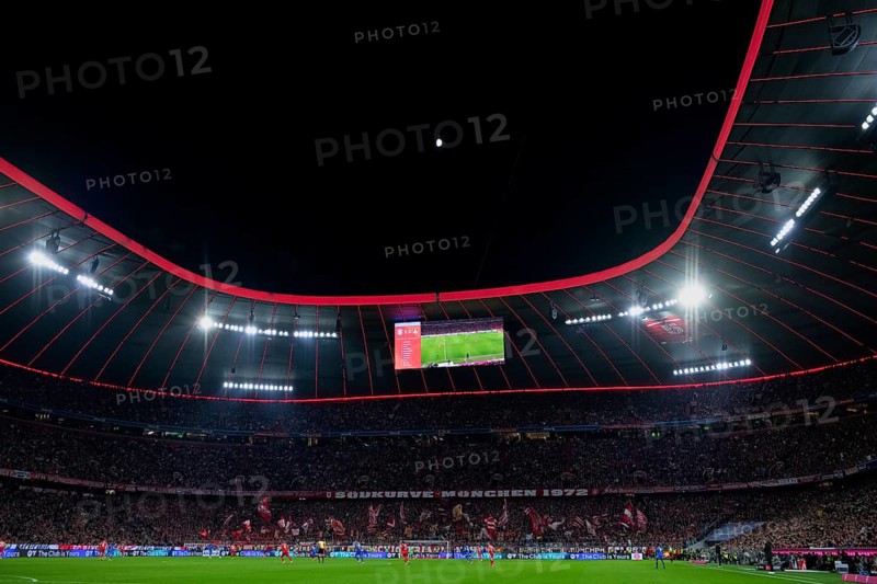 Overview, total, evening game, floodlight, night view, moon, goal, scoreboard, Allianz Arena, Munich, Bayern, Germany