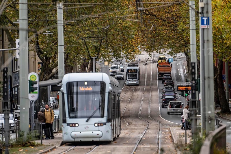 Bogestra tramway, on Alleestraße, driving school, training trip, tram line in the middle of the street, North Rhine-Westphalia, Germany