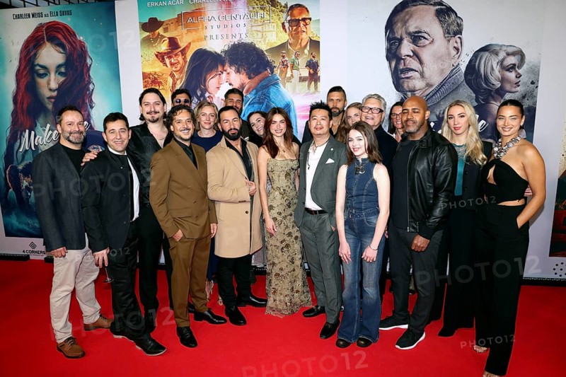 Timur Örge, Charleen Weiss, Ronald Nitschke, Erkan Acar and Michael David Pate with cast and team, film premiere Make Me Feel at the Zoo Palast Berlin, 29.10.2025