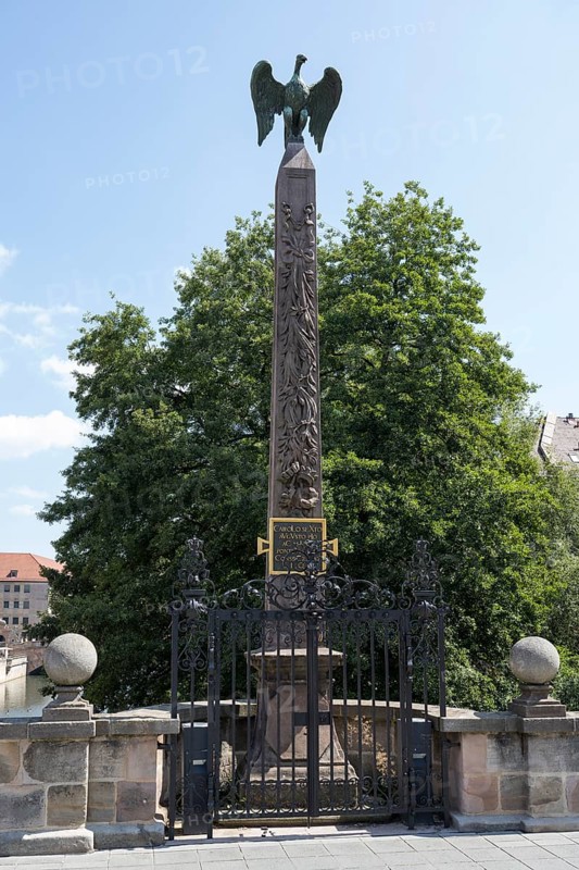 Obelisk with War Eagle, Charles Bridge, Old Town, Nuremberg, Middle Franconia, Franconia, Bavaria, Germany