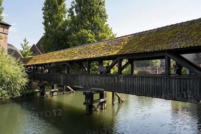Historic Henkersteg, Pedestrian Bridge, Pegnitz River, Old Town, Nuremberg, Middle Franconia, Franconia, Bavaria, Germany