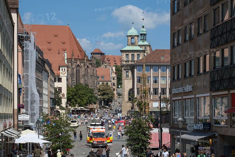 Emergency vehicle in the pedestrian zone, Königstraße, Hauptmarkt, Schöner Brunnen, Town Hall, Old Town, Nuremberg, Middle Franconia, Bavaria, Germany
