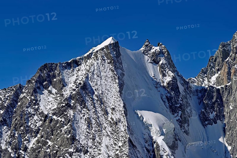Snow-covered Aiguille Blanche de Peuterey, Pointe Helbronner viewing terrace, Chamonix-Mont-Blanc, Haute-Savoie, Italian watershed, France