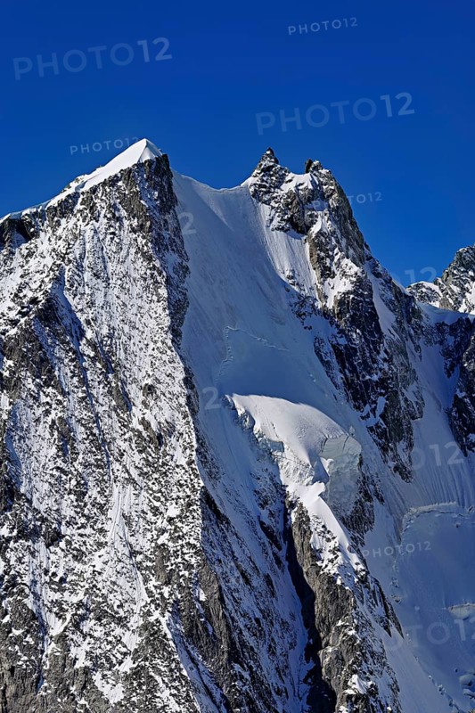 Snow-covered Aiguille Blanche de Peuterey, Pointe Helbronner viewing terrace, Chamonix-Mont-Blanc, Haute-Savoie, Italian watershed, France