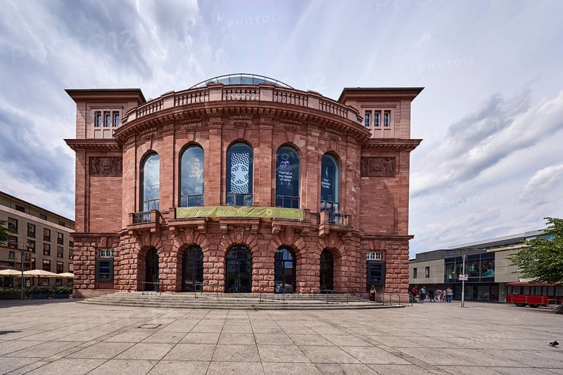 Staatstheater Mainz, theatre, philharmonic, court builder Georg Moller, entrance area, staircase, blue sky, cumulus clouds, nimbostratus clouds, rain front, Gutenbergplatz square, Mainz, state capital, district-free city, Rhineland-Palatinate, Germany