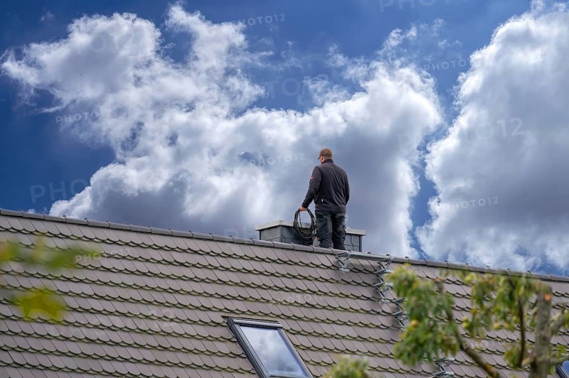 Chimney sweeper, stone sweep on the roof, Darß, Mecklenburg-Western Pomerania, Germany