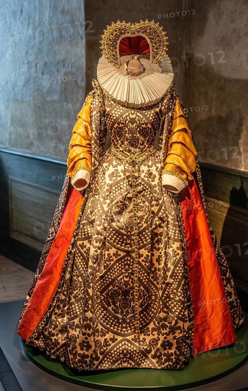 Interior of Kalmar Castle: Princess Elisabeth Gustavsdotter Vasa dress (ca. 1590) . Kalmar, Småland, Sweden, Scandinavia