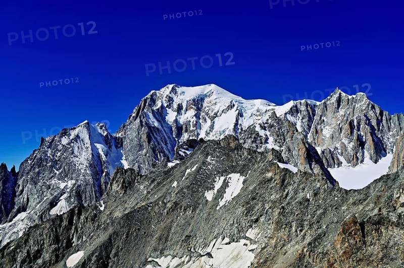 From left, the mountains L'Aiguille Blanche de Peuterey, Mont Blanc, Mont Maudit, Pointe Helbronner viewing terrace, Chamonix-Mont-Blanc, Haute-Savoie, Italian watershed, France