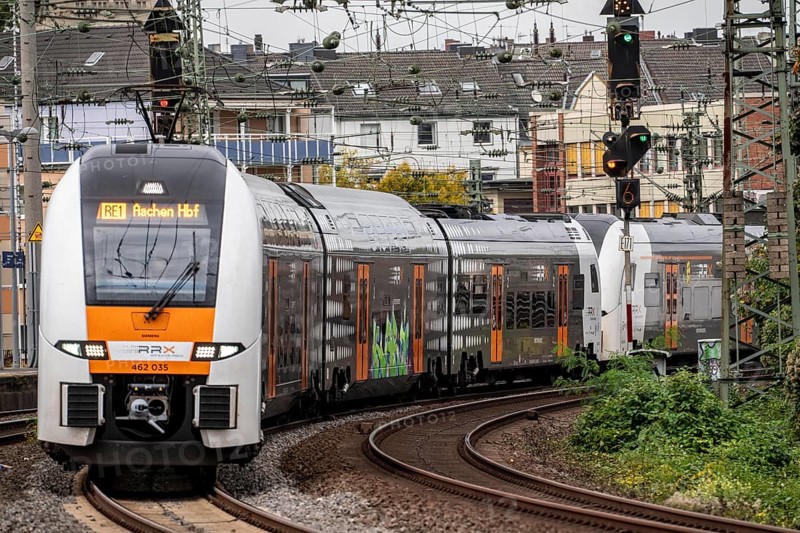 Rhein-Ruhr-Express, RRX train, RE1 on the way to Aachen, from Düsseldorf main station, here near Volksgarten station, North Rhine-Westphalia, Germany