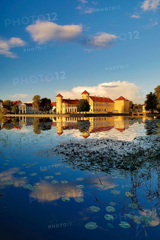 Rheinsberg Castle, lakeside with Lake Grienerick, Ostprignitz-Ruppin district, prime example of Friederician Rococo, Brandenburg, Germany